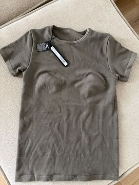 SKIMS Ribbed Short-Sleeve Tee in Olive